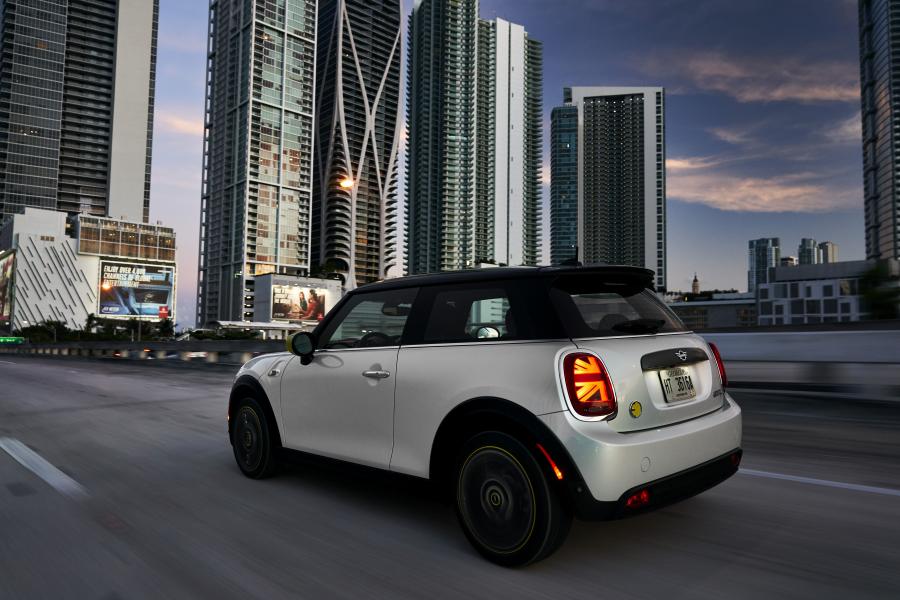  Mini Cooper SE (F56) 2020 года  (NA) (фото 9 из 342)